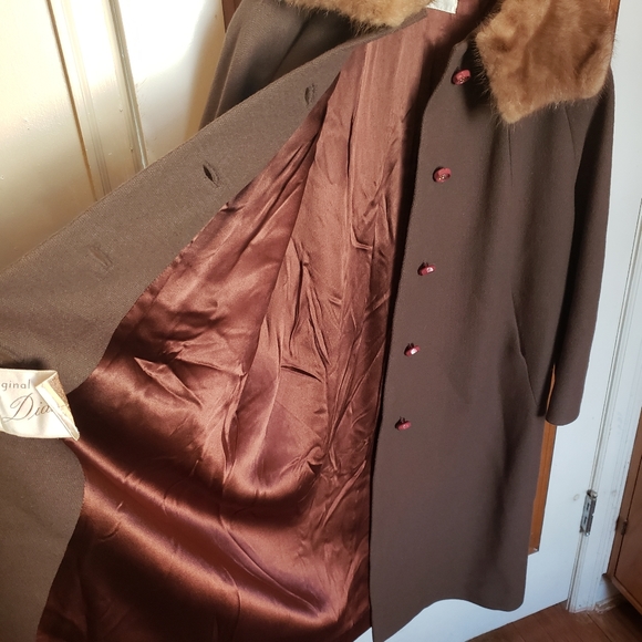 Vintage Fur-trimmed wool coat - Picture 8 of 13